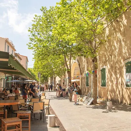 Appartement Beautiful Authentic In The Heart Of Old Antibes