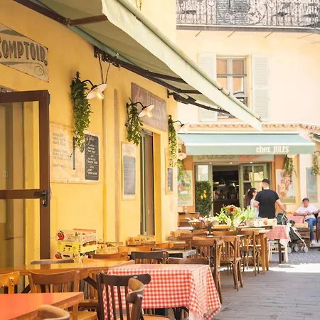 Beautiful Authentic In The Heart Of Old Appartement Antibes
