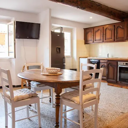 Appartement Beautiful Authentic In The Heart Of Old Antibes