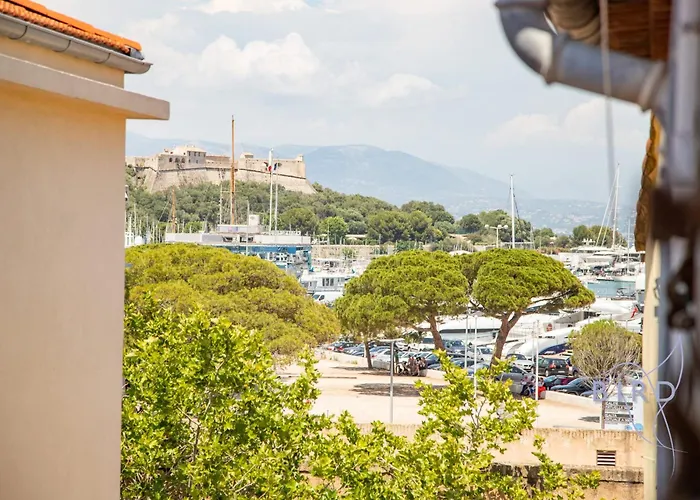 Beautiful Authentic In The Heart Of Old Daire